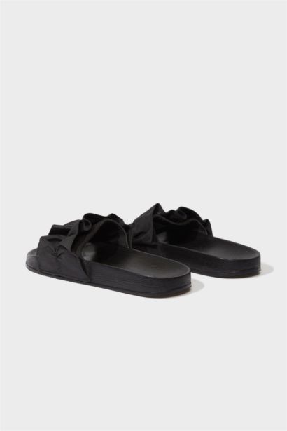 شبشب حريمي إيفا بكعب مسطح بشريط مزدوج