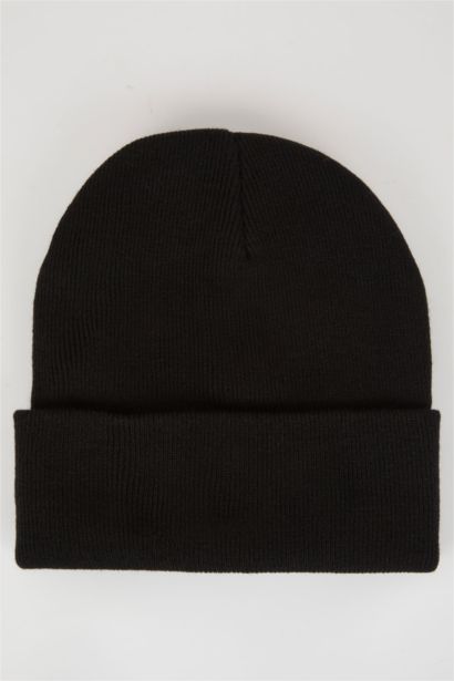 Шапка с патчем-слоганом