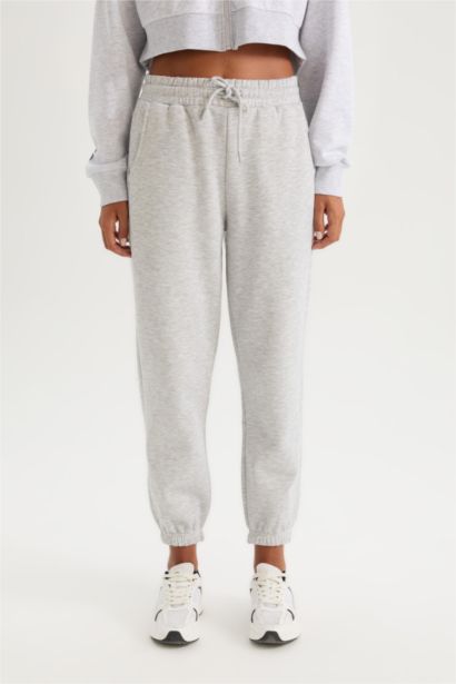 Standard Fit Elastic Waist Basic Thick Jogger Sweatpants