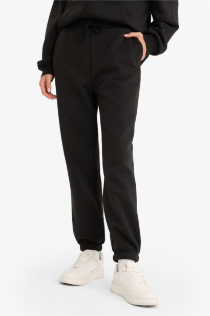Jogger Fit Elastic Banded Leg Thick Fabric Trousers