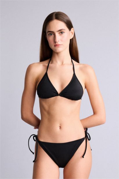 توب بكيني قصة عادية