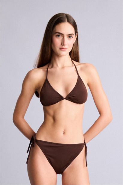 توب بكيني قصة عادية