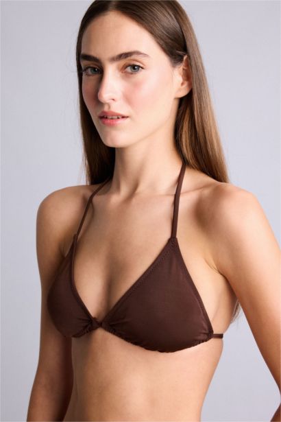 توب بكيني قصة عادية