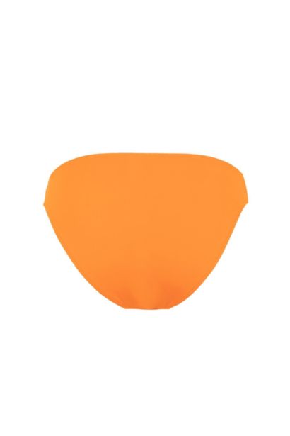 اندر بكيني قصة عادية من Fall In Love