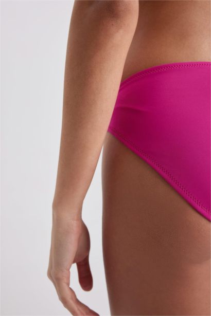 كلوت بيكيني بقصة عادية من Fall In Love