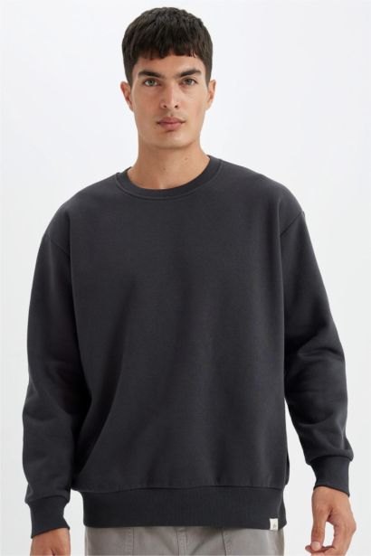 Oversize Fit Crew Neck Thick Basic Sweatshirt