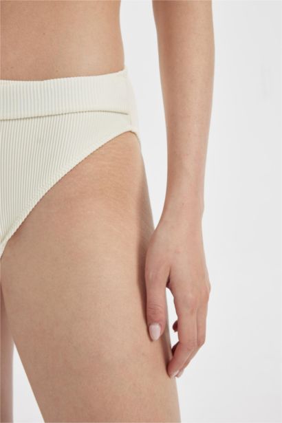 Bas de Bikini à coupe régulière