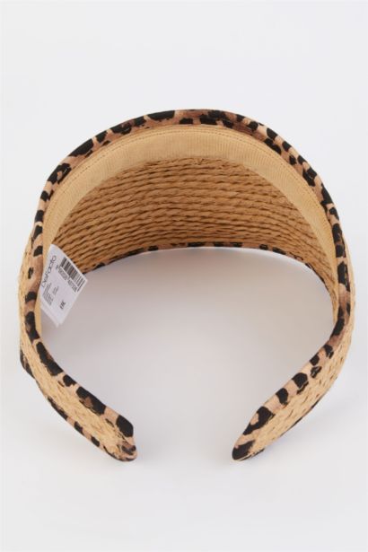 قبعة قش نسائي