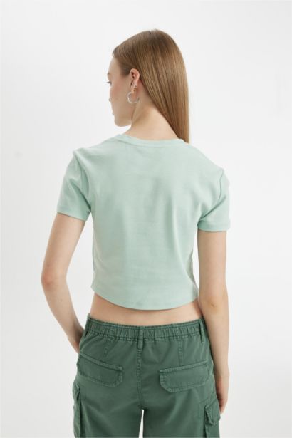 تيشيرت نص كم بيزك سليم فيت مضلع