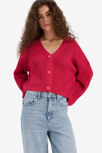 كارديجان قصة عادية بياقة V فوشية