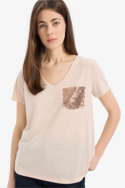 T-shirt à col en V et manches courtes avec poche