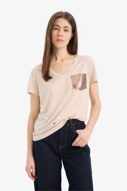 T-shirt à col en V et manches courtes avec poche