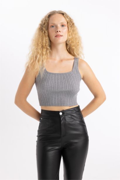 كروب توب مضلع سليم فيت برقبة مربعة