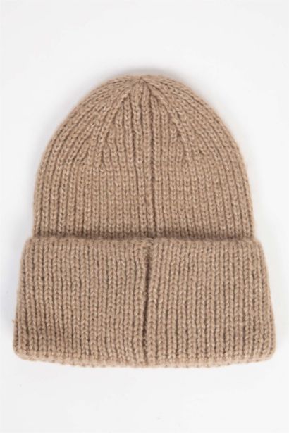 Шапка с патчем для мужчин