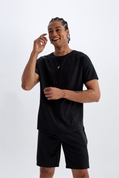 Slim Fit Dar Kesim Sporcu Standart Paça Şort