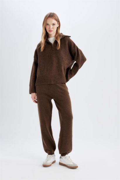 Knit Fabric Pocketed Elastic Waist Leg Jogger Pants