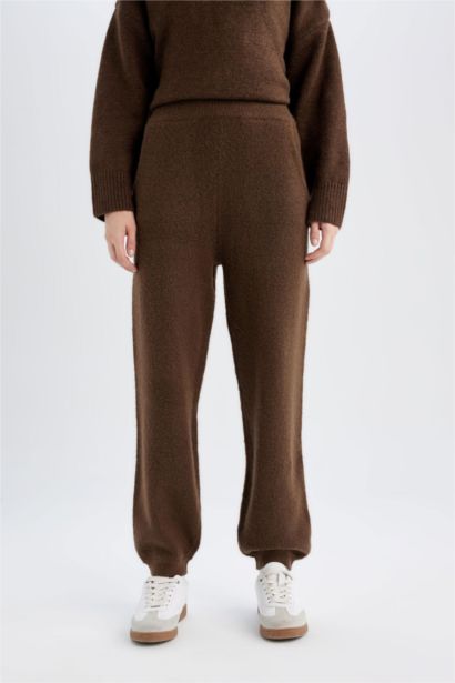 Knit Fabric Pocketed Elastic Waist Leg Jogger Pants