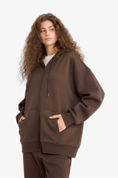 Оверсайз широкий крой с капюшоном из толстой ткани кардиган