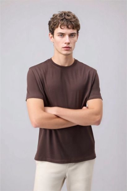 T-shirt basique 100% coton à col rond et manches courtes