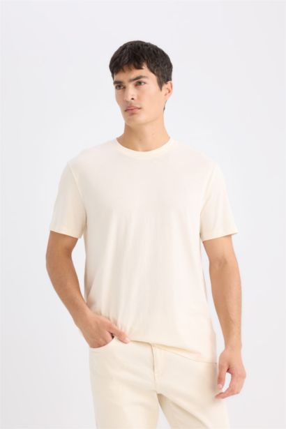 T-shirt basique 100% coton à col rond et coupe régulière