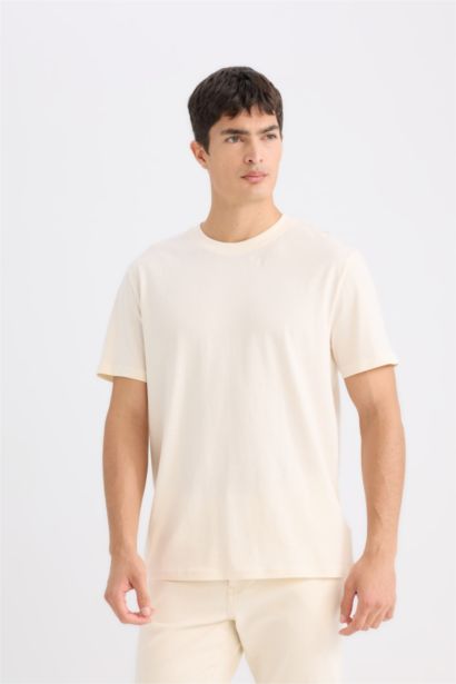 T-shirt basique 100% coton à col rond et coupe régulière