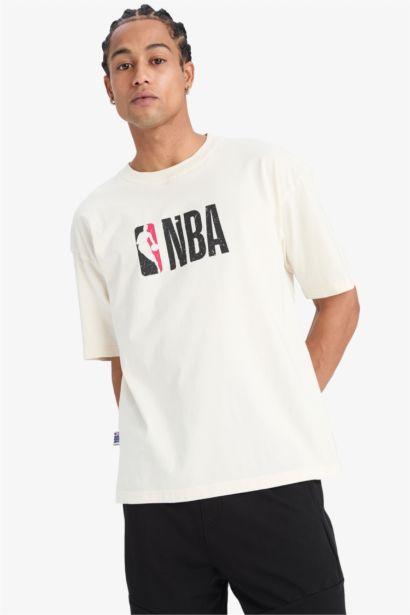 NBA Wordmark Oversize Geniş Kalıp Bisiklet Yaka Kısa Kollu Tişört