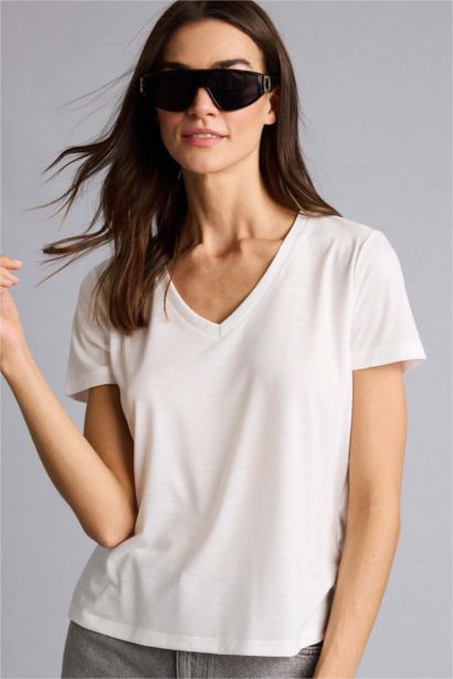 Regular Fıt V Yaka Basıc Düz Kısa Kollu Tişört