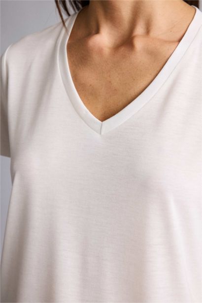 Regular Fıt V Yaka Basıc Düz Kısa Kollu Tişört