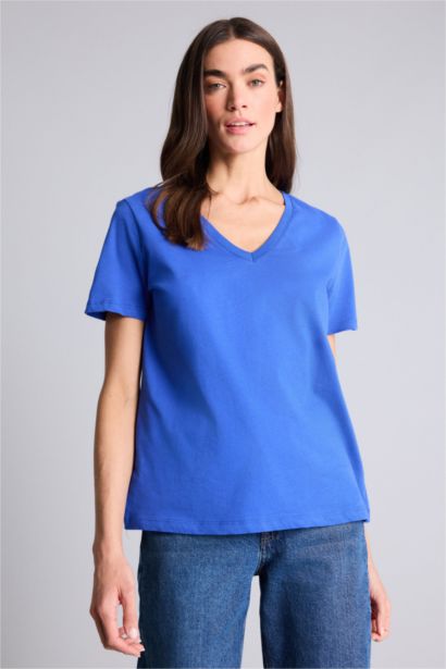 تيشيرت بيزك سادة نص ردن قصة عادية بياخة V