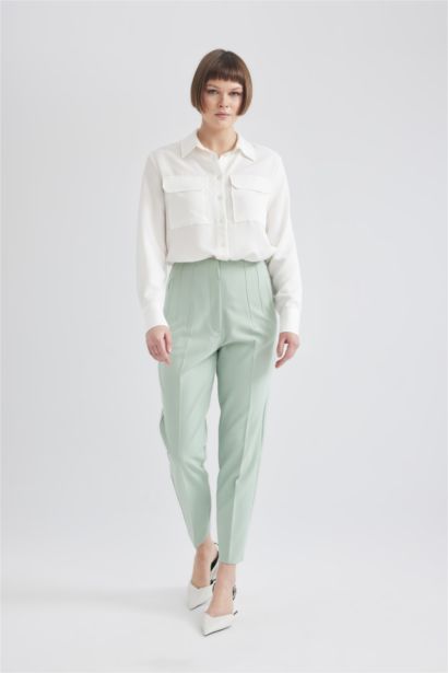 Брюки приталенного кроя с высокой талией