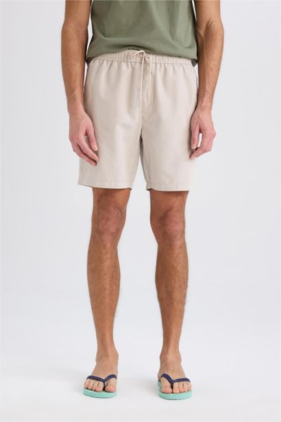 شورت سباحة قصير