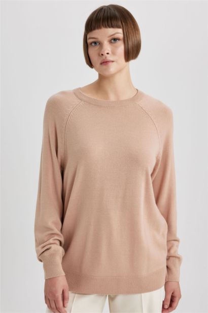 بلوفر تريكو بيزك بقصة مريحة بياقة مستديرة