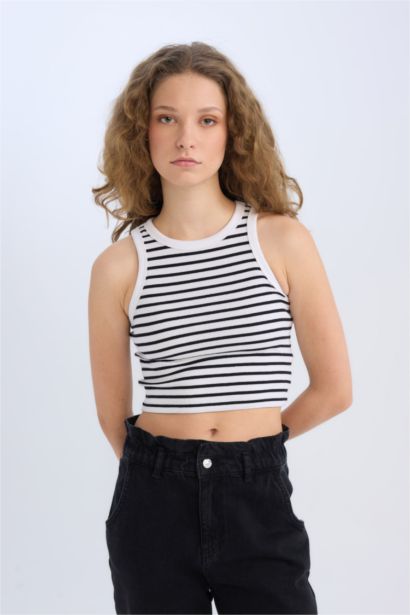 Slim Fit Camisole Crew Neck Tank Top