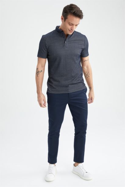 Футболка-поло приталенного кроя в полоску