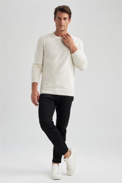 Пуловер приталеного крою з круглим вирізом трикотажний для чоловіків