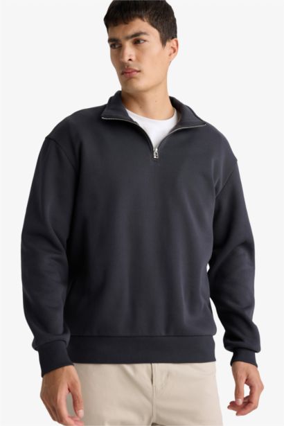 Regular Fit Half Sleeve Basic Zippered Sweatshirt