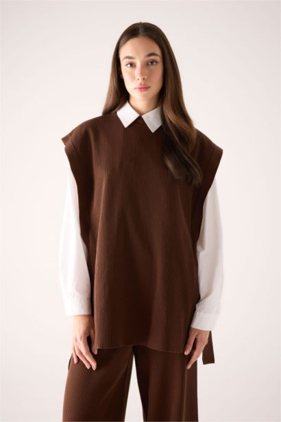 Regular Fit Crew Neck Vest