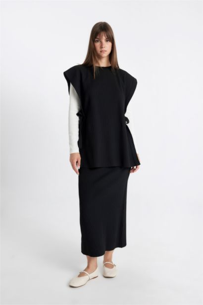 Regular Fit Crew Neck Vest