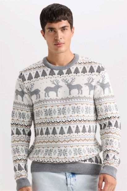 New Year Themed Standard Fit Crew Neck Knitted Pullover
