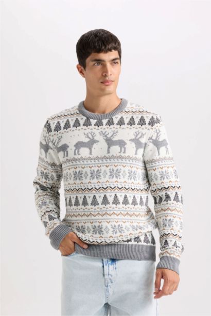 New Year Themed Standard Fit Crew Neck Knitted Pullover