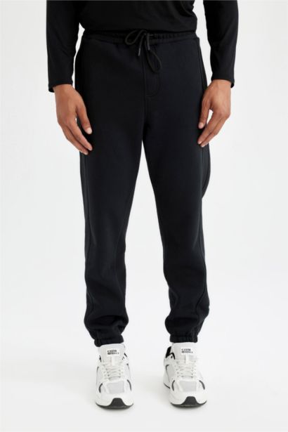 Standard Fit Jogger