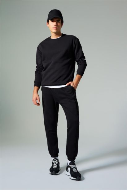 Standard Fit Jogger