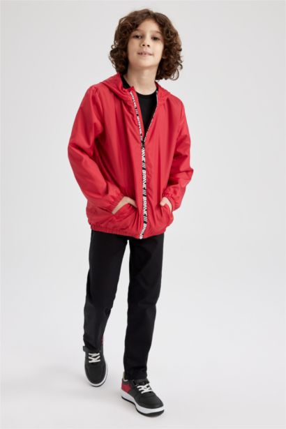 Дождевик водоотталкиващий с капюшоном для мальчиков