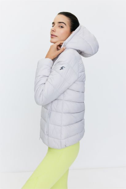 جاكيت سليم فيت بغطاء للرأس وتر برووف