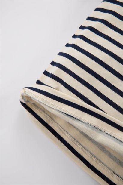 تيشيرت مخطط ولادي قصة عادية - قطعتين