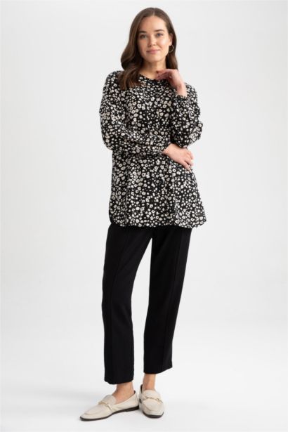 Straight Leg Trousers with Harem Pocket