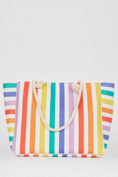 جنطة بحر نسائي