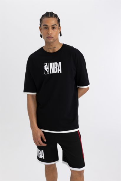 DeFactoFit NBA Wordmark Oversize Geniş Kalıp Bisiklet Yaka Kısa Kollu Tişört