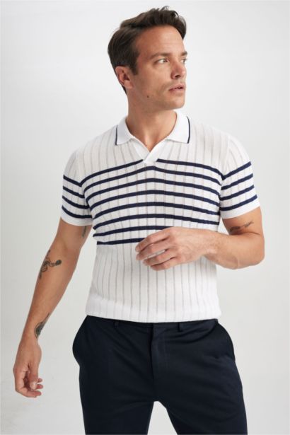 Футболка-поло приталенного кроя в полоску