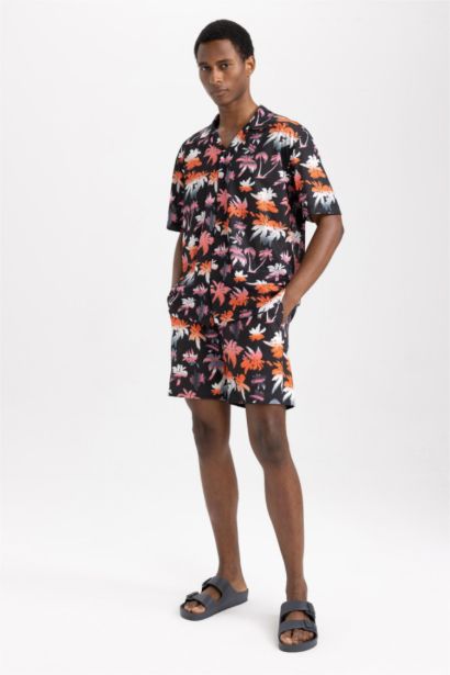 Stretchy Textured Knee Length Printed Swimming Shorts